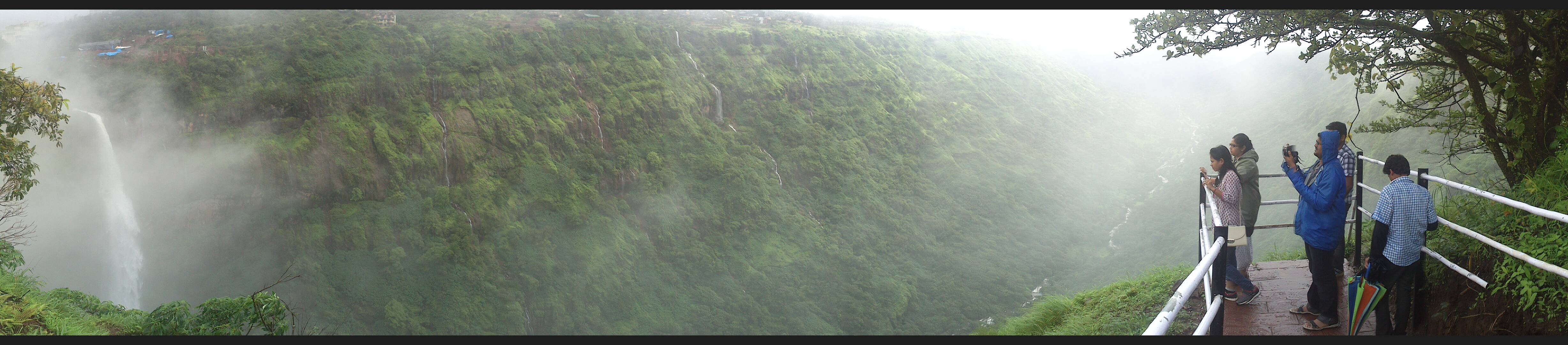Panchgani People watching the Lingmala waterfall
