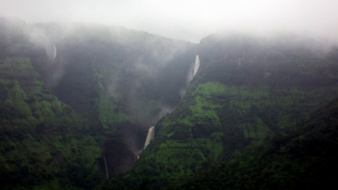 Malshej Ghat Huge waterfall