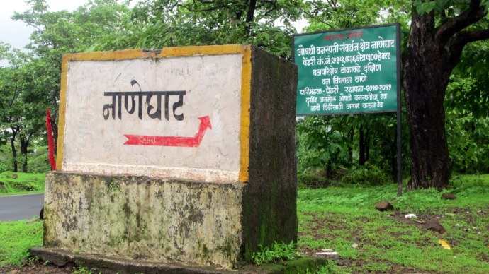 Malshej Ghat Naneghat signpost